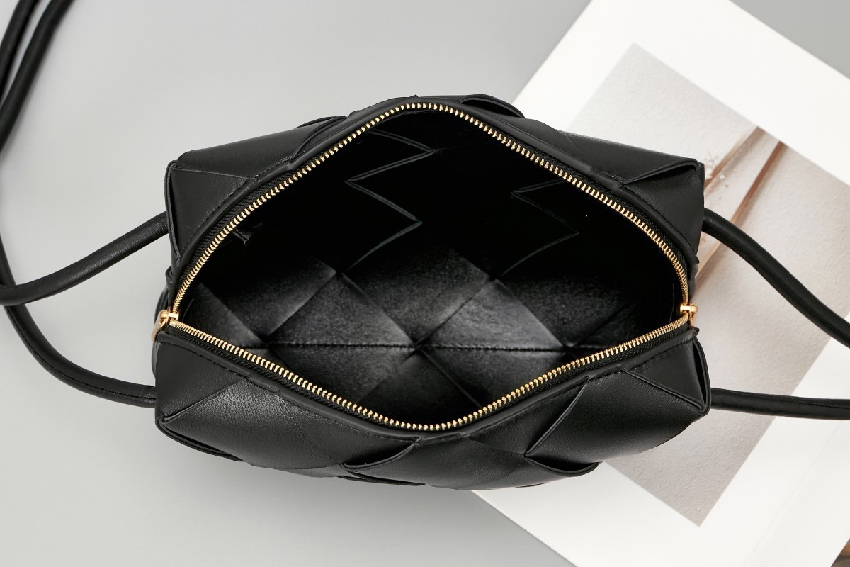 Bottega Veneta Small Cassette Camera Bag In Black Lambskin 971