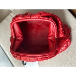 Bottega Veneta Large Pouch Clutch In Red Intrecciato Lambskin 767