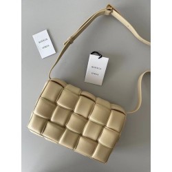 Bottega Veneta Padded Cassette Bag In Porridge Lambskin 761