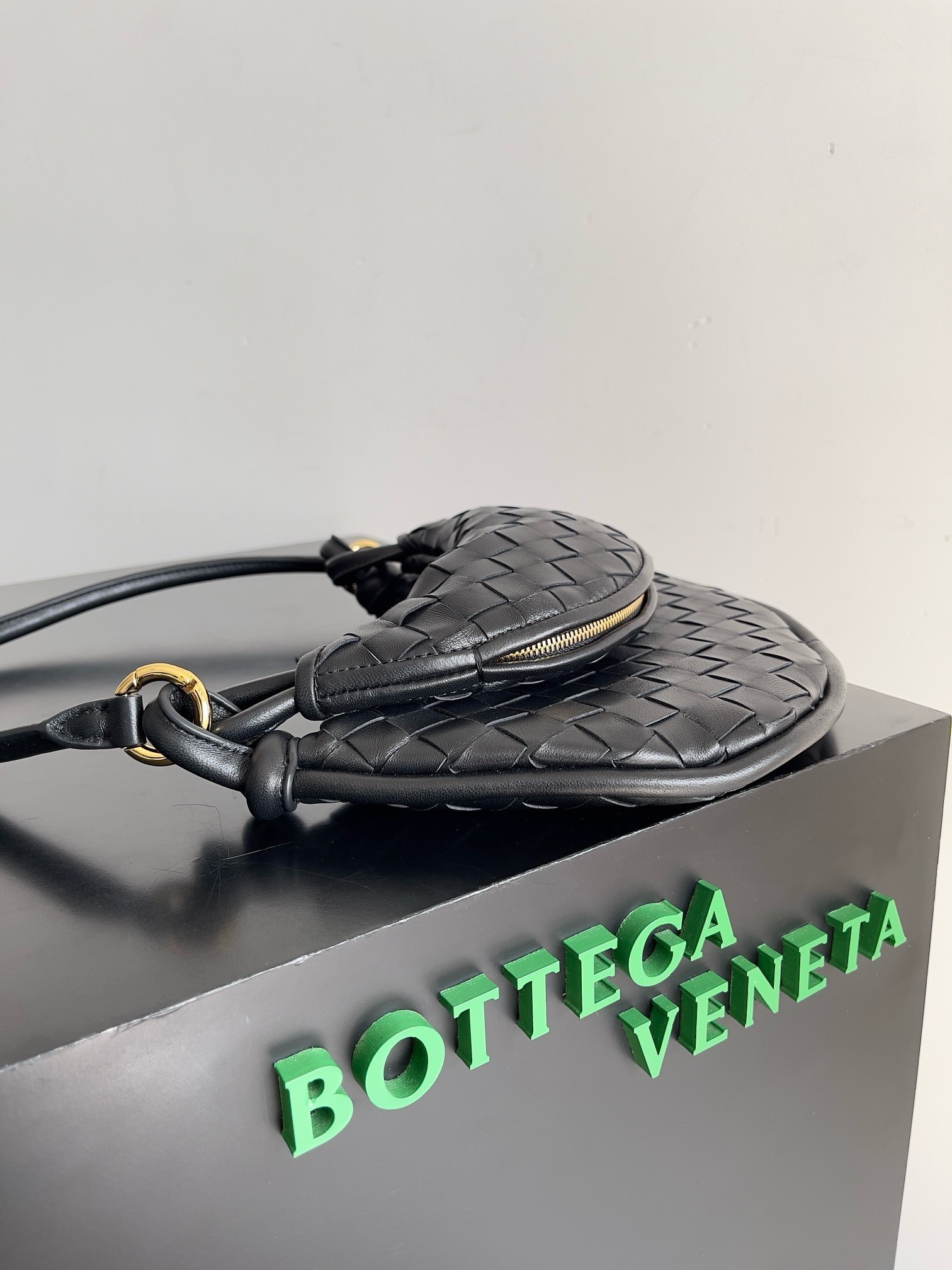 Bottega Veneta Gemelli Small Bag in Black Intrecciato Lambskin 756