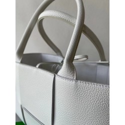 Bottega Veneta Arco Small Tote In White Grained Leather 377