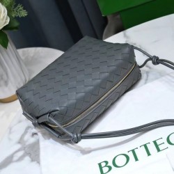 Bottega Veneta Small Loop Bag In Thunder Intrecciato Lambskin 871