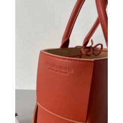 Bottega Veneta Arco Small Tote In Maple Intrecciato Lambskin 582