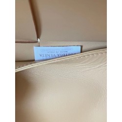 Bottega Veneta Arco Small Tote In Maple Intrecciato Lambskin 582