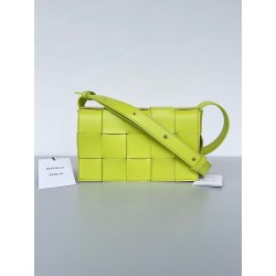 Bottega Veneta Cassett Bag In Acid Kiwi Intrecciato Lambskin 470