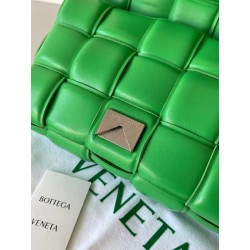 Bottega Veneta Padded Cassette Bag In Green Lambskin 537