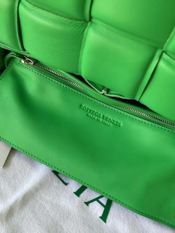 Bottega Veneta Padded Cassette Bag In Green Lambskin 537