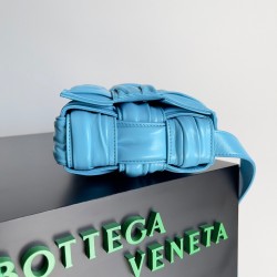Bottega Veneta Cassette Bag In Pool Foulard Intreccio Leather 929