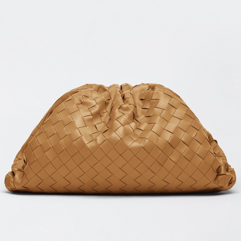 Bottega Veneta Large Pouch Clutch In Caramel Intrecciato Lambskin 929