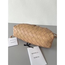 Bottega Veneta Mini Pouch In Beige Intrecciato Lambskin 002