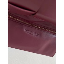 Bottega Veneta Cassett Bag In Bordeaux Intrecciato Lambskin 178