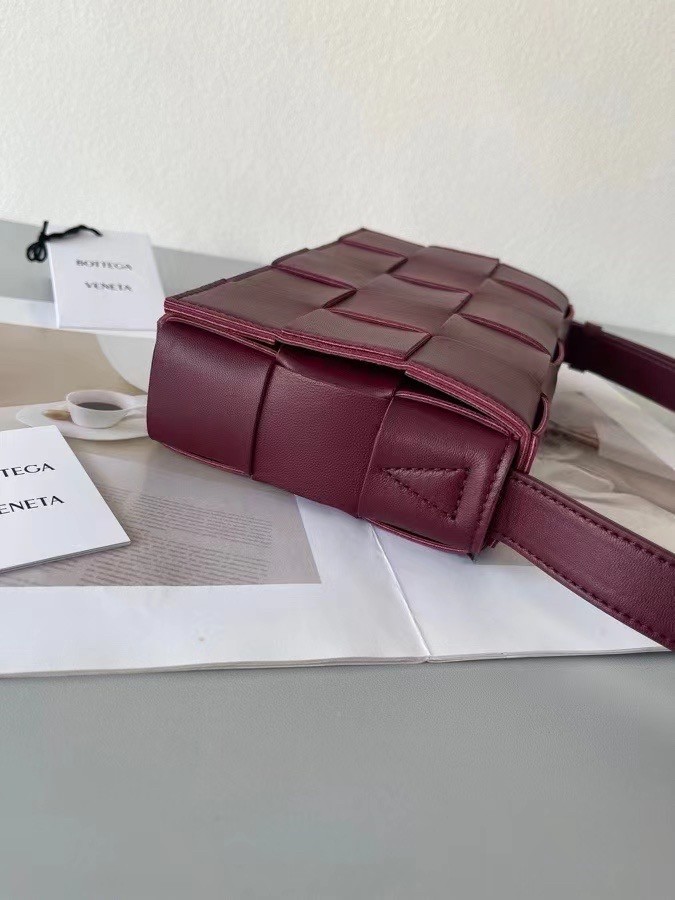 Bottega Veneta Cassett Bag In Bordeaux Intrecciato Lambskin 178