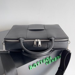 Bottega Veneta Arco Briefcase In Black Intreccio Calfskin 211