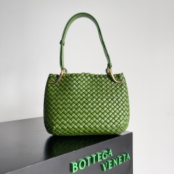 Bottega Veneta Clicker Small Bag in Avocado Intrecciato Lambskin 379