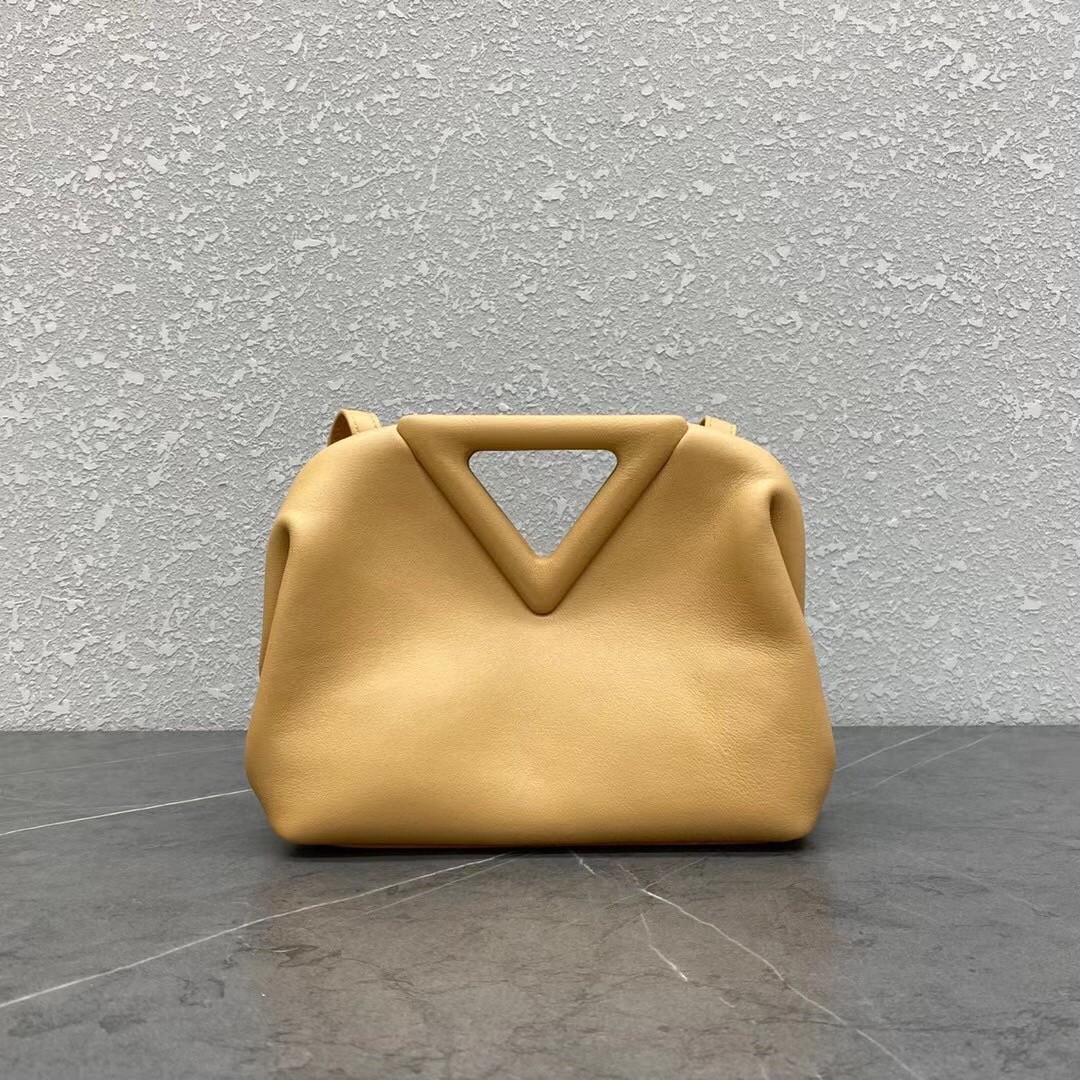 Bottega Veneta Small Point Top Handle Bag In Beige Leather 932