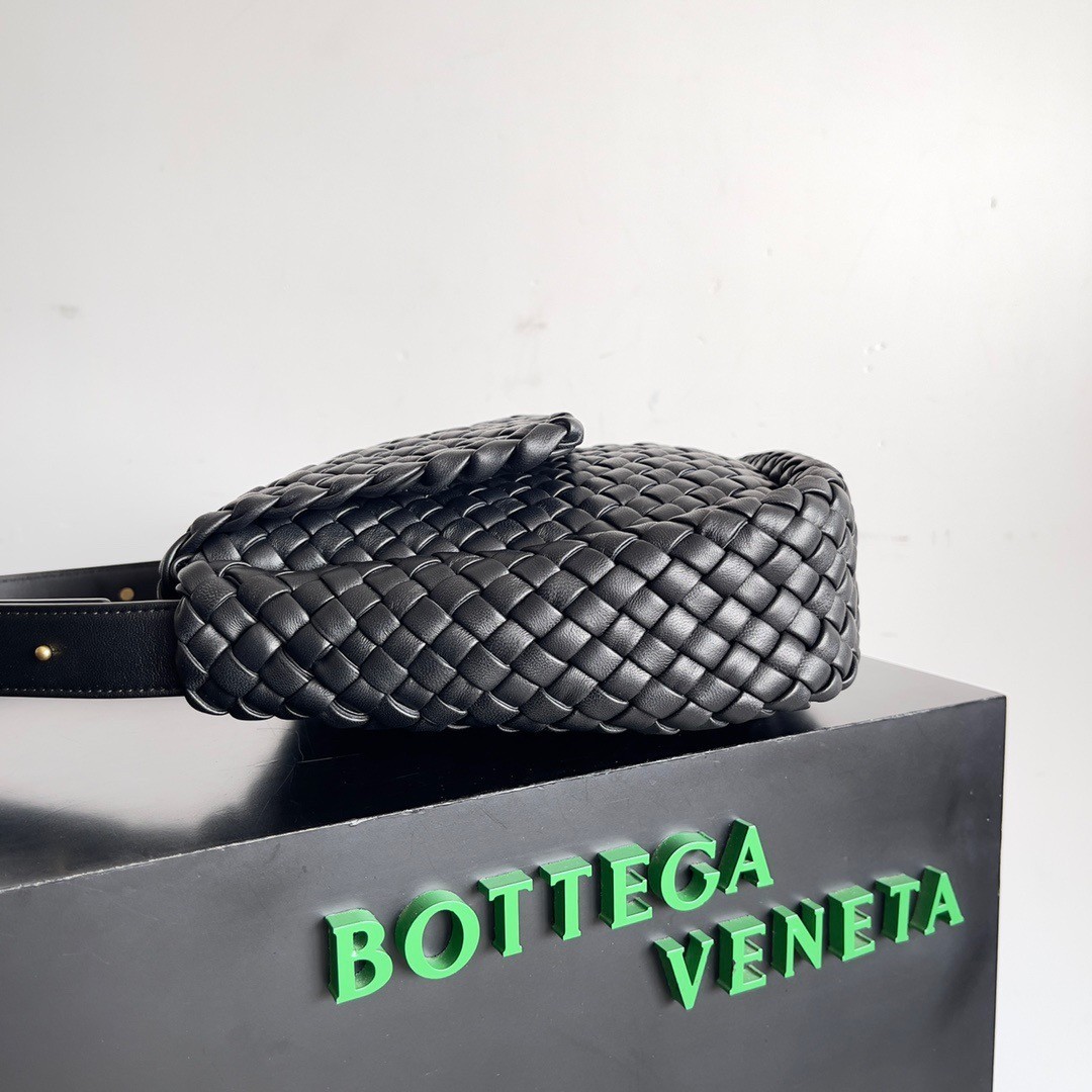 Bottega Veneta Cobble Small Bag in Black Intrecciato Leather 048