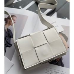 Bottega Veneta Candy Cassette Bag In White Lambskin 117