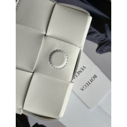 Bottega Veneta Candy Cassette Bag In White Lambskin 117