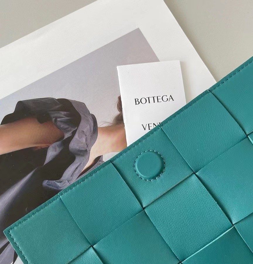 Bottega Veneta Cassett Bag In Blaster Intrecciato Lambskin 184