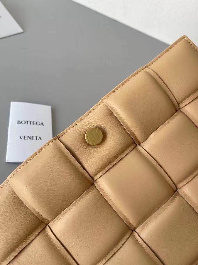 Bottega Veneta Padded Cassette Bag In Almond Lambskin 251