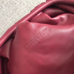 Bottega Veneta The Pouch Clutch In Amaranto Intrecciato Leather 200
