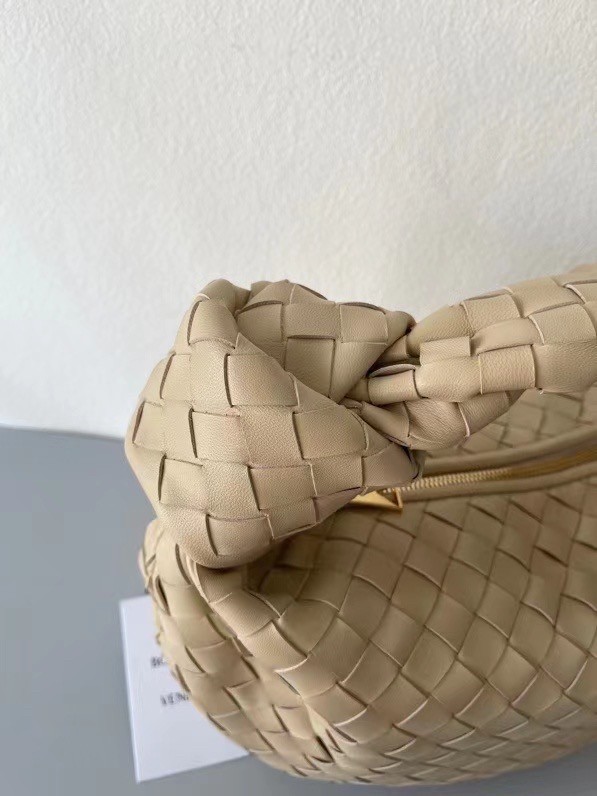 Bottega Veneta BV Jodie Teen Bag In Beige Intrecciato Leather 613