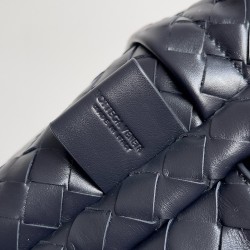 Bottega Veneta Medium Backpack In Dark Blue Intrecciato Calfskin 938