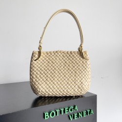 Bottega Veneta Clicker Small Bag in Porridge Intrecciato Lambskin 632