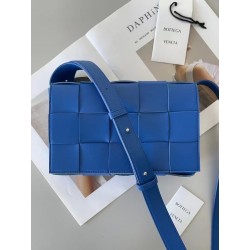 Bottega Veneta Cassett Bag In Blue Intrecciato Lambskin 037