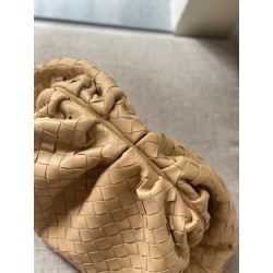 Bottega Veneta Large Pouch Clutch In Beige Intrecciato Lambskin 080