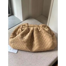 Bottega Veneta Large Pouch Clutch In Beige Intrecciato Lambskin 080