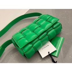 Bottega Veneta Small Padded Cassette Bag In Parakeet Lambskin 574