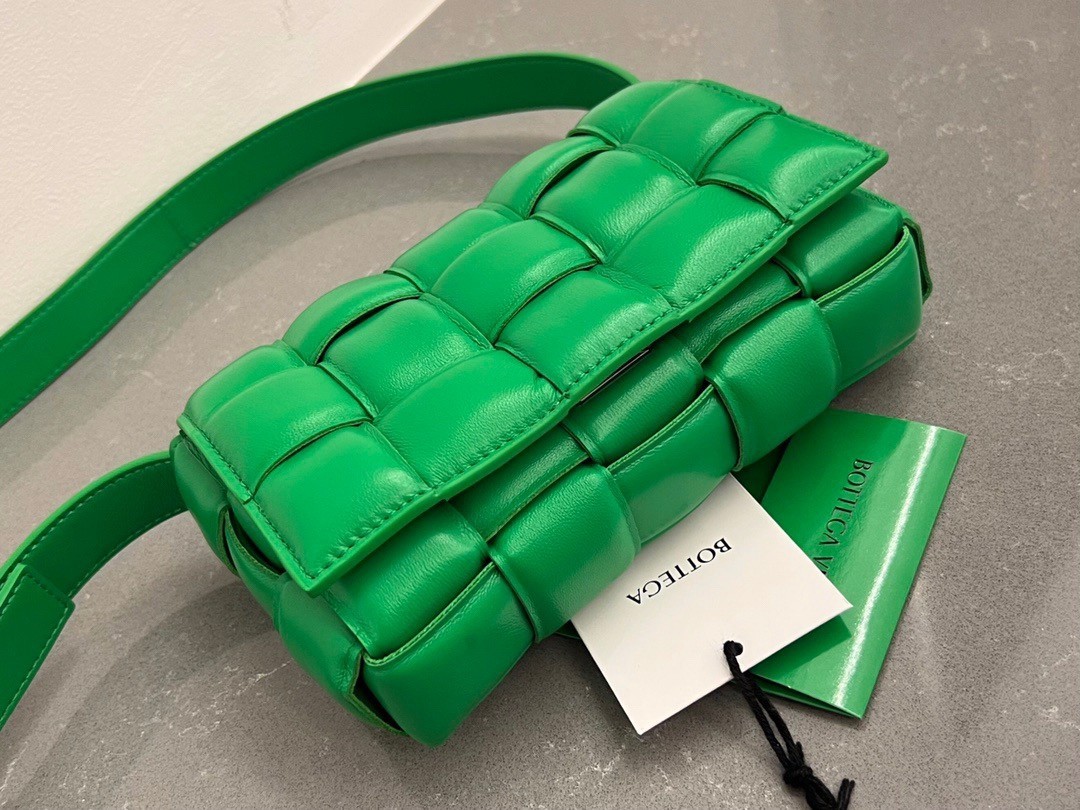 Bottega Veneta Small Padded Cassette Bag In Parakeet Lambskin 574