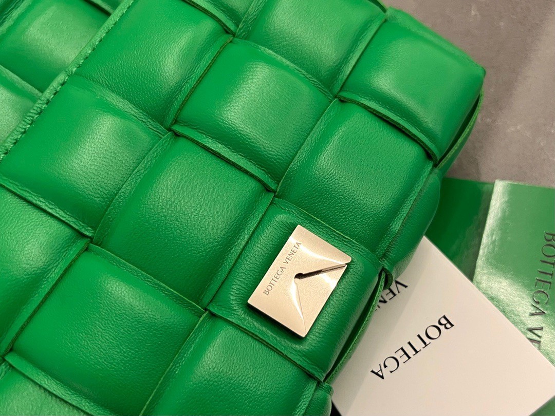 Bottega Veneta Small Padded Cassette Bag In Parakeet Lambskin 574