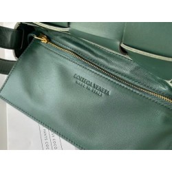 Bottega Veneta Cassett Bag In Raintree Intrecciato Lambskin 637