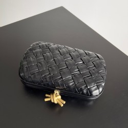 Bottega Veneta Knot Minaudiere Clutch In Black Foulard Intreccio Leather 664