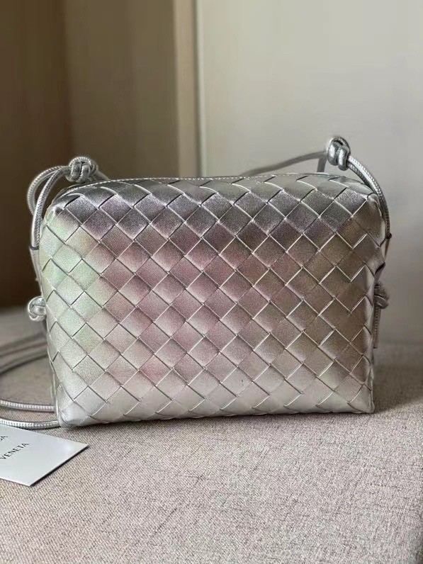 Bottega Veneta Small Loop Bag In Silver Intrecciato Lambskin 693