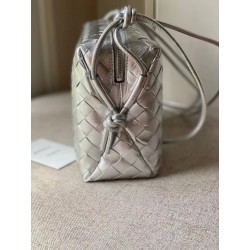 Bottega Veneta Small Loop Bag In Silver Intrecciato Lambskin 693