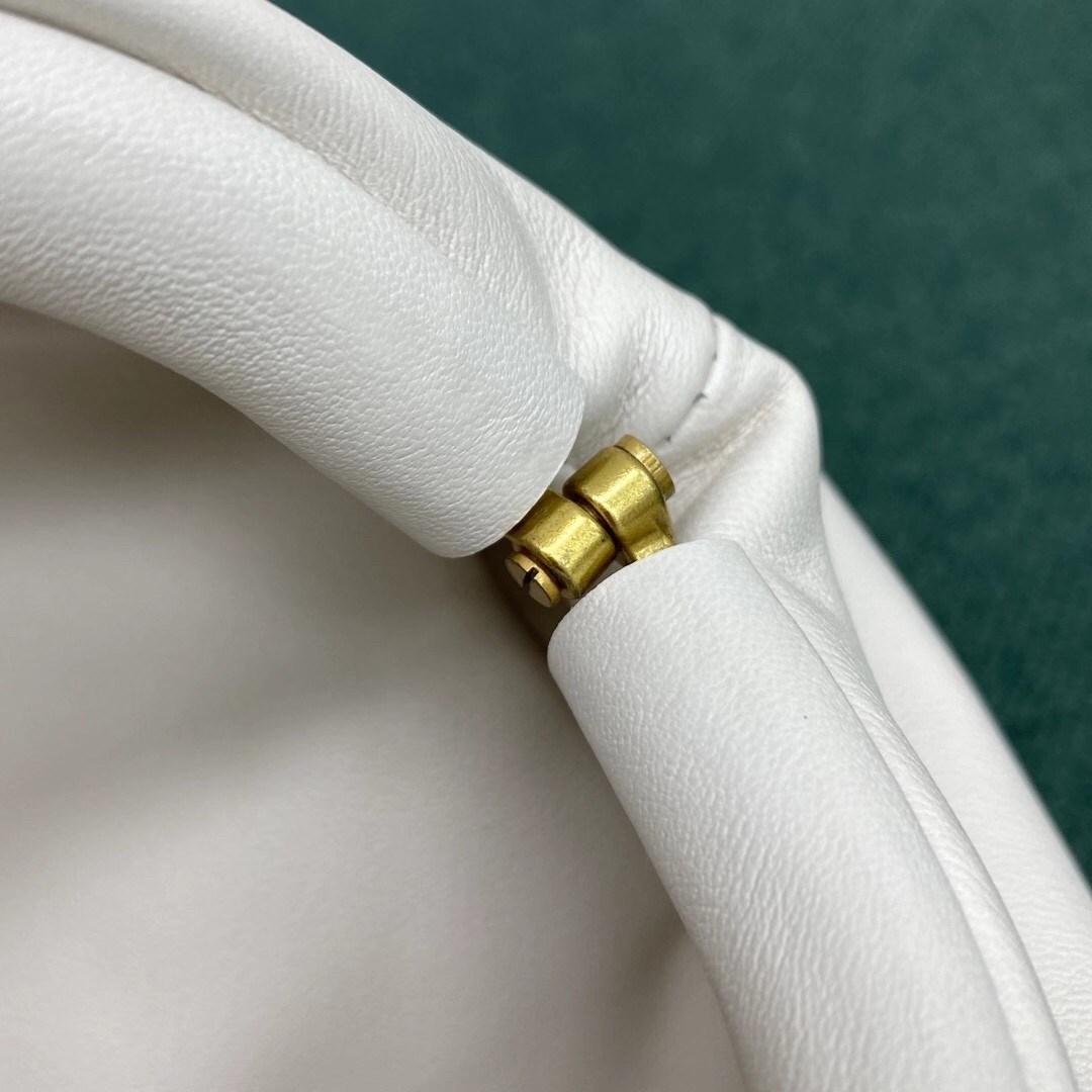 Bottega Veneta The Belt Chain Pouch In White Nappa Leather 707