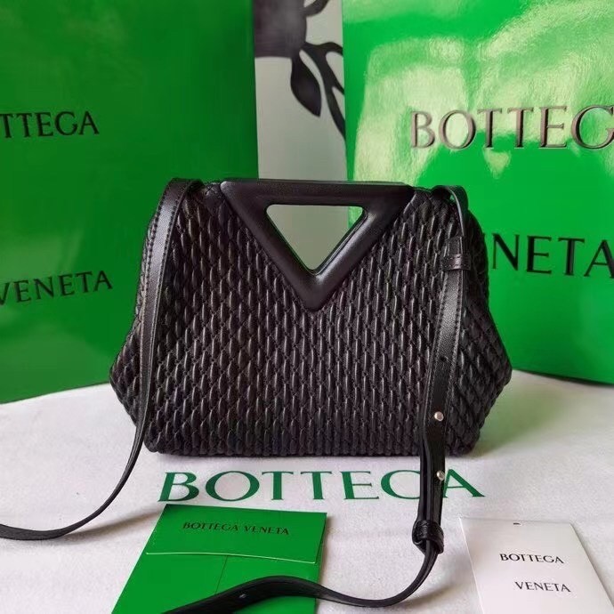 Bottega Veneta Small Point Bag In Black Quilted Leather 792