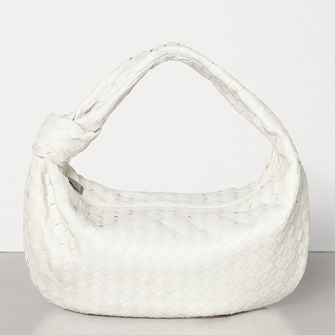 Bottega Veneta Large BV Jodie Bag In White Woven Leather 046