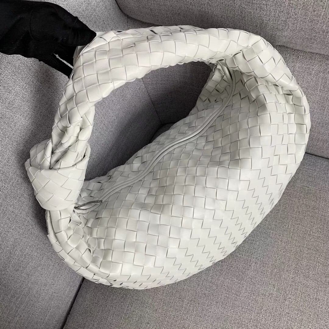 Bottega Veneta Large BV Jodie Bag In White Woven Leather 046