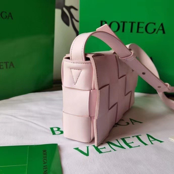 Bottega Veneta Cassett Bag In Bliss Washed Intrecciato Lambskin 232