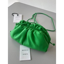 Bottega Veneta Mini Pouch In Green Calfskin 267