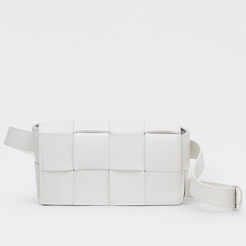 Bottega Veneta Cassette Belt Bag In White Intrecciato Leather 356