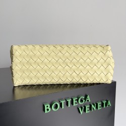 Bottega Veneta Medium Andiamo Bag In Ice Cream Intrecciato Lambskin 315