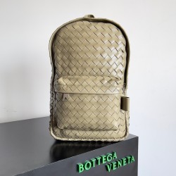 Bottega Veneta Small Backpack In Taupe Intrecciato Calfskin 337