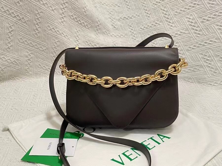 Bottega Veneta Mount Medium Envelope Bag In Fondant Calfskin 560