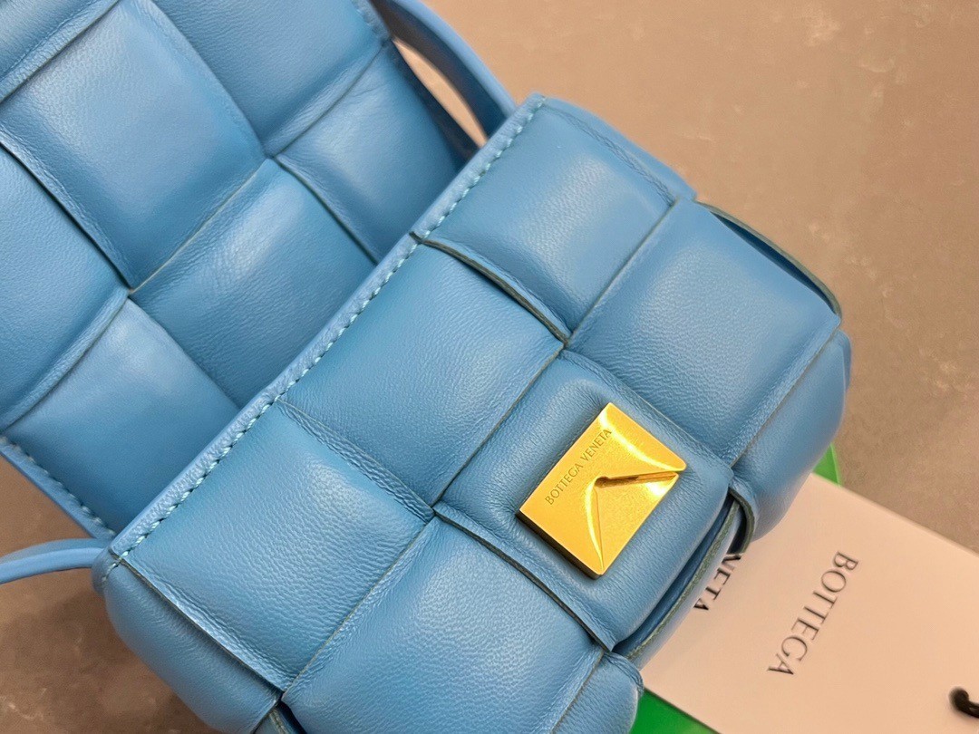 Bottega Veneta Candy Padded Cassette Bag In Pool Lambskin 931