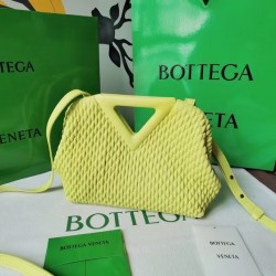 Bottega Veneta Small Point Bag In Seagrass Quilted Leather 921